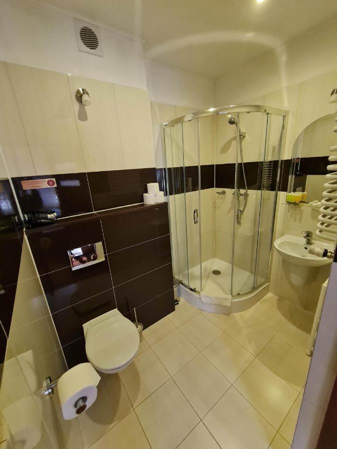 Hotel 365 เคียลเซ ภายนอก รูปภาพ