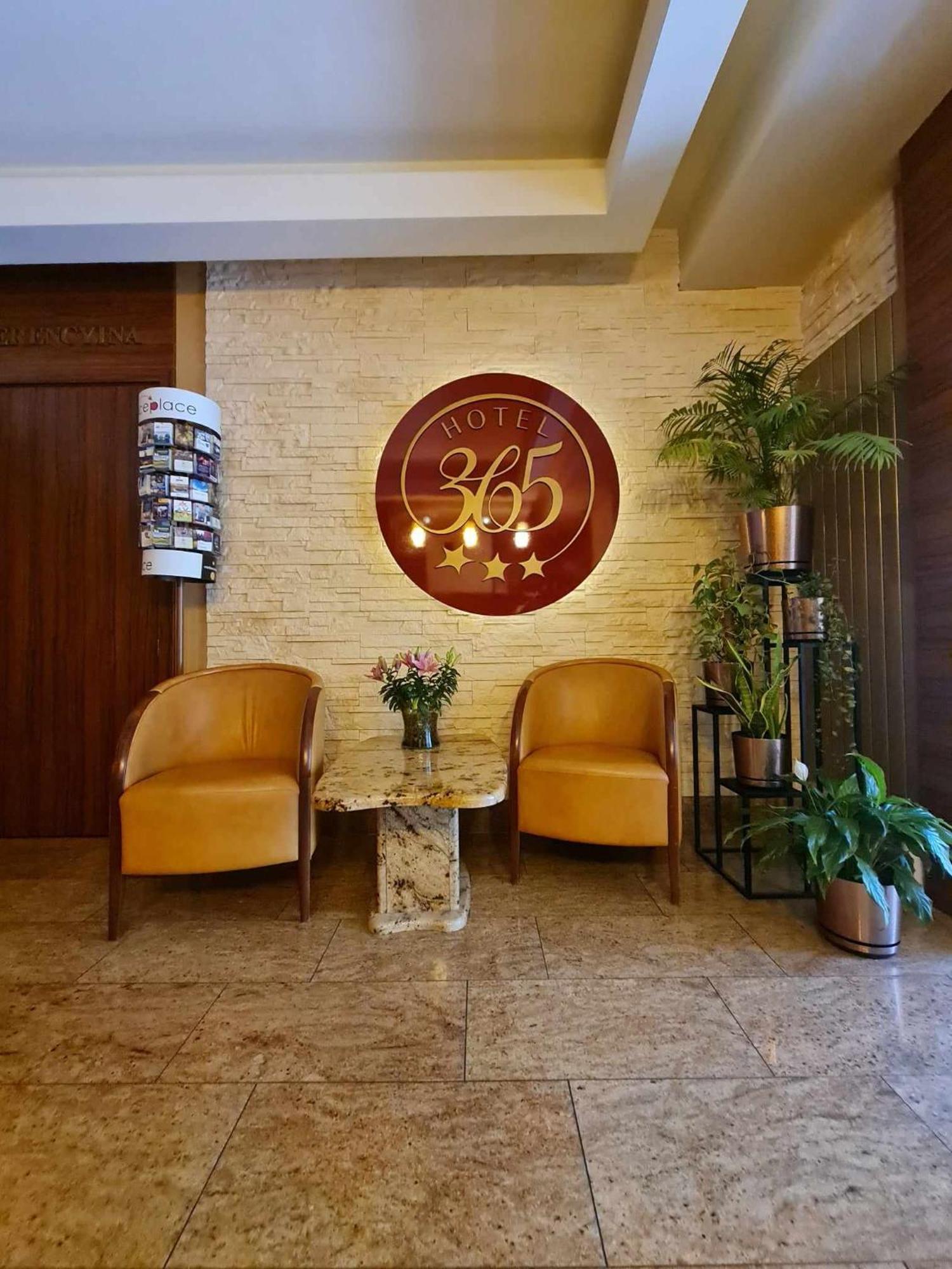 Hotel 365 เคียลเซ ภายนอก รูปภาพ