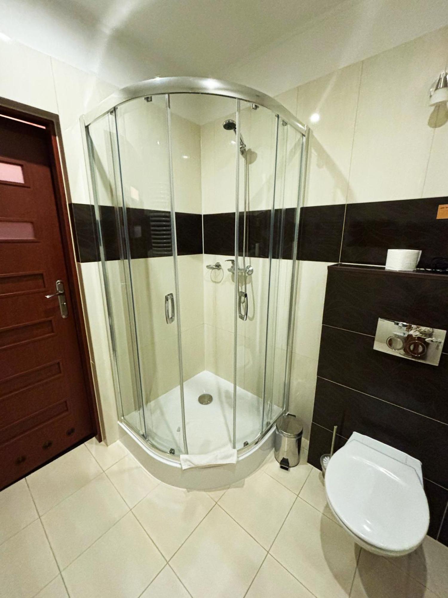 Hotel 365 เคียลเซ ภายนอก รูปภาพ